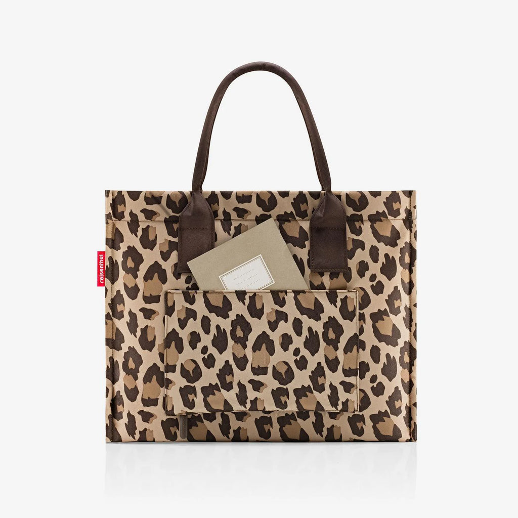 Daily Shopper Business Leo Macchiato