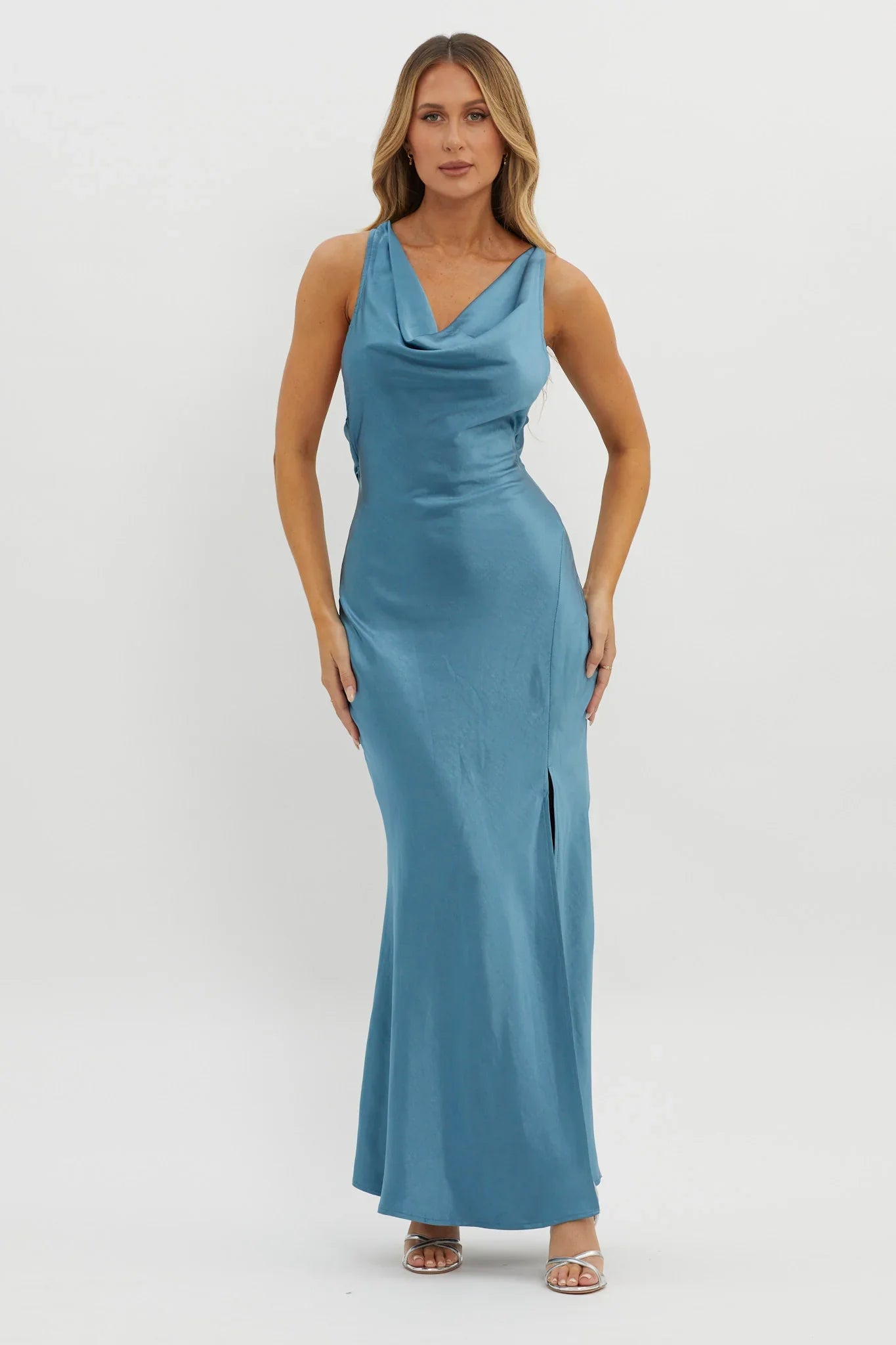 Gwendelynn Floral Back Strap Dress Blue