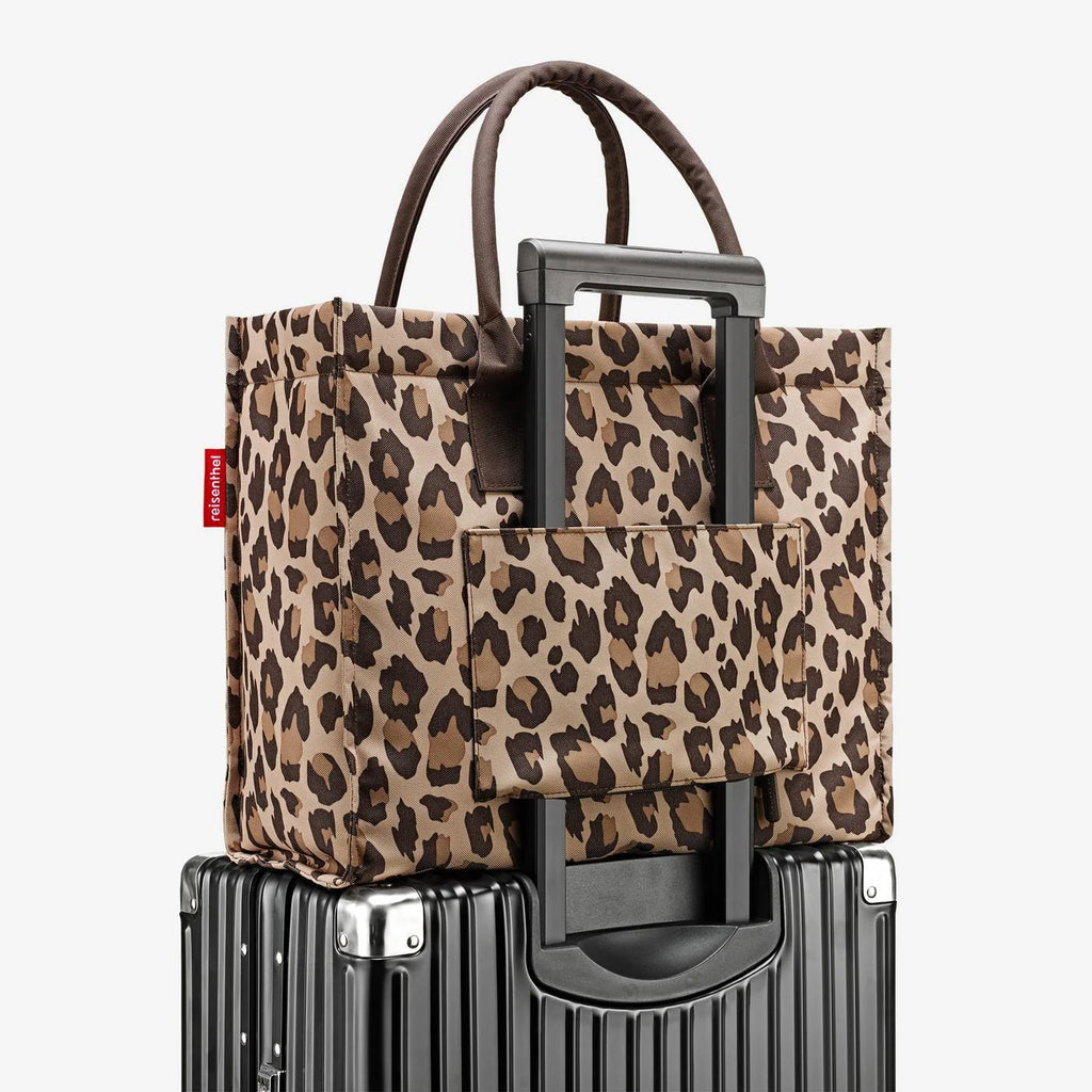 Daily Shopper Business Leo Macchiato