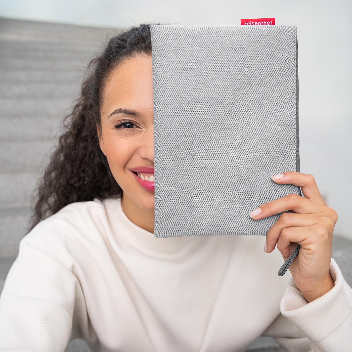 Case 1 Herringbone Grey