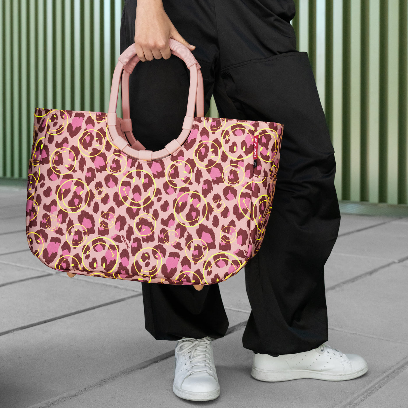 Loopshopper L Smiley Leo Blush