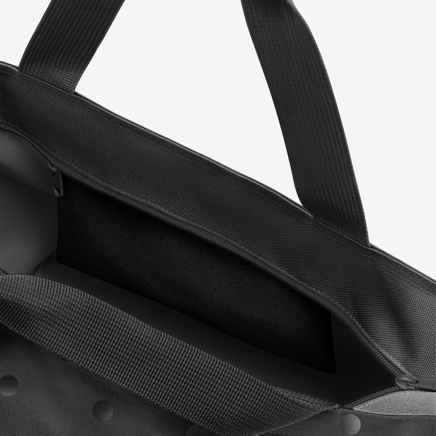 Shopper M Glossy Dots Black