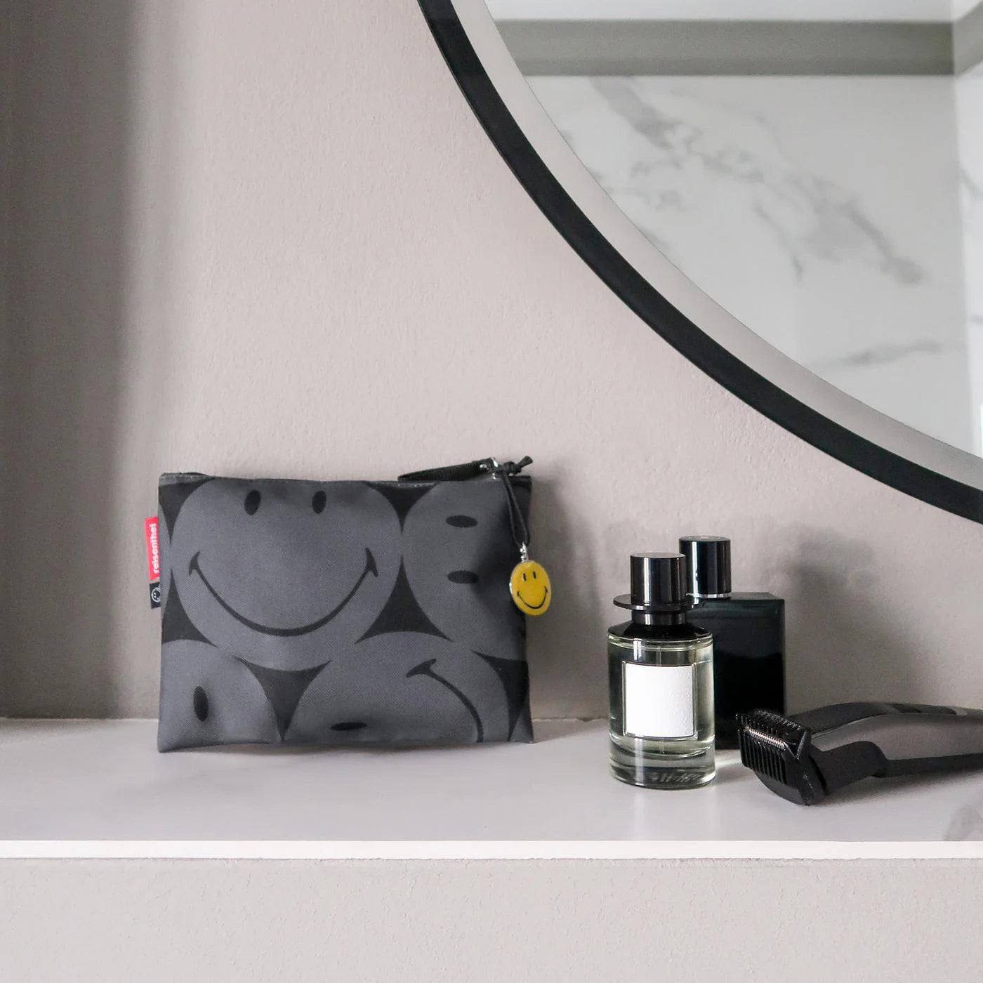 Case 1 Smiley Grey